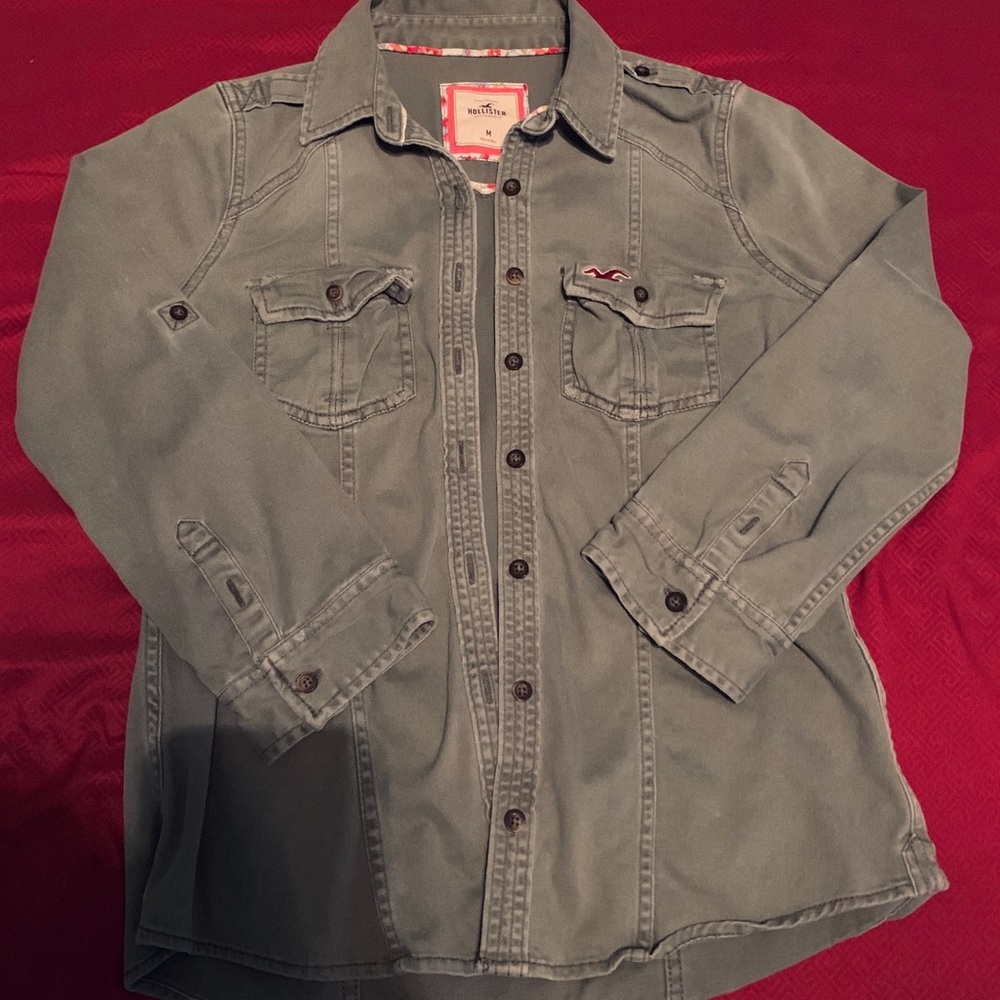 Hollister button down size M